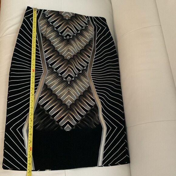 Worthington Geometric Black Brown Chevron Pencil Skirt Zip Lined Size 8 - Picture 7 of 8